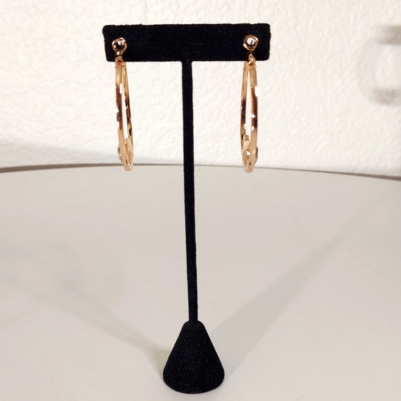 Juicy Couture Los Angeles California Gold Toned Initial Hoop Earrings - Picture 5 of 9